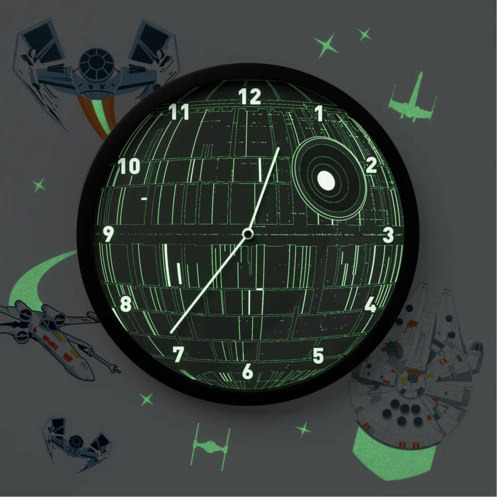 Star Wars Glow In The Dark Wall Clock Nexus vefverslun